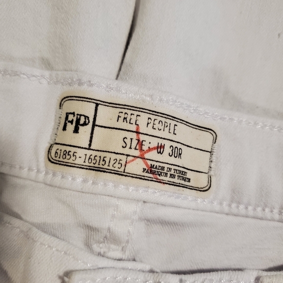 Free People Mid-Rise Busted Knee White Skinny Jeans 30W, Casual - Picture 9 of 10